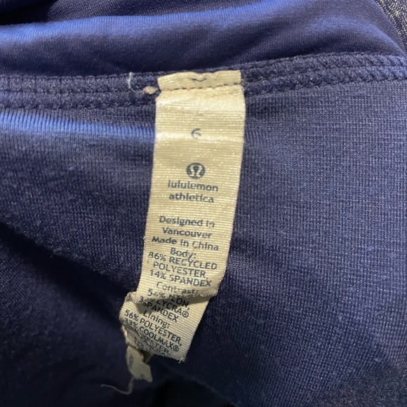 Lululemon Speed Up Short, 2.5” inseam, Size 6 - Picture 4 of 6